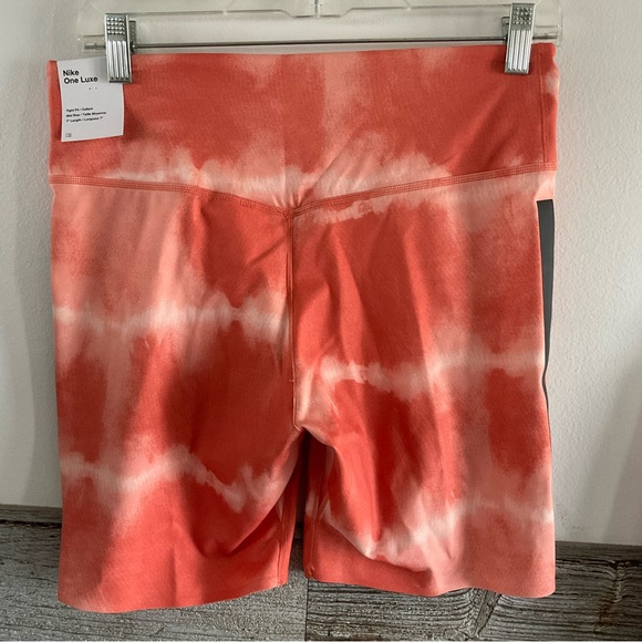 Nike One Luxe Training shorts (lot of 2) Size Large NWT (A1) - Picture 4 of 8